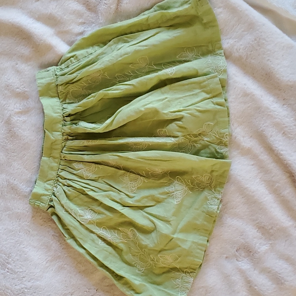 Baby gap sage green skort. 100% cotton. 18-24 months